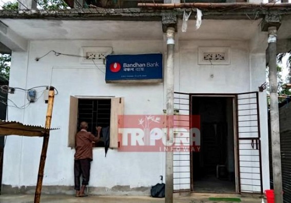 Bandhan Bank officer harassed by villagers after seeking installment amounts Bandhan Bank officer harassed by villagers after seeking installment amounts